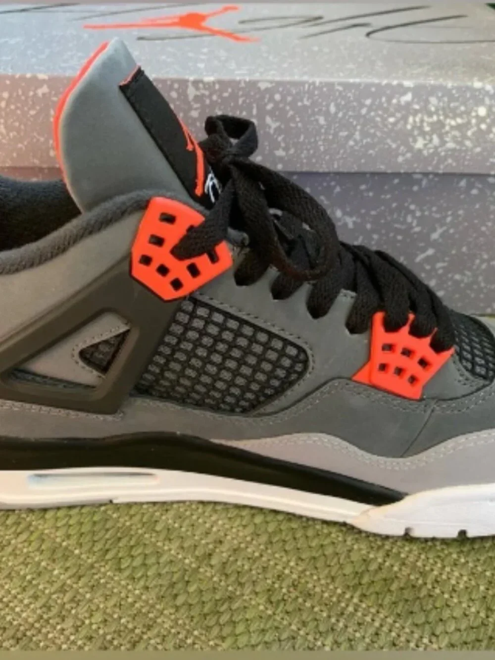 Air Jordan 4 Retro